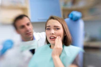 Don’t Panic when Having a Dental Emergency! Fix it Quick